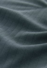 Thumbnail Image 3