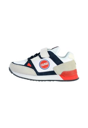 Białe, granatowe i beżowe buty sportowe z czerwonymi akcentami, paskiem na rzep i logo Colmar po boku.