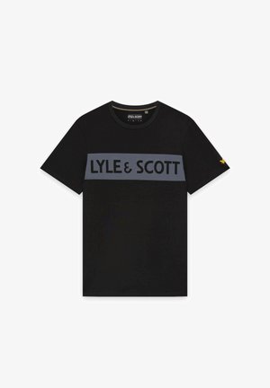 T-shirt nera a maniche corte con striscia orizzontale grigia sul petto, scritta "LYLE & SCOTT" e piccolo logo giallo sulla manica destra.