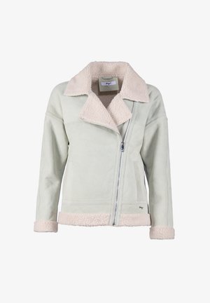 Lichtgroene suède jas met gebroken-witte schapenvachtkraag, -manchetten en -zoom, met een asymmetrische ritssluiting aan de voorkant en zijzakken.