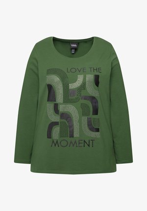 Ulla Popken GEOMETRIC LOVE THE MOMENT GRAPHIC TEE - Camiseta de manga larga - hunter green