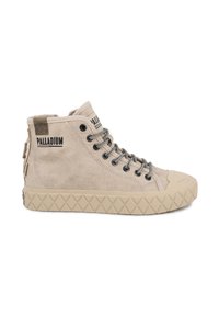 Μπεζ sneakers Palladium ψηλού τύπου με λαστιχένια σόλα, μαύρες οπές, ριγωτά κορδόνια και λογότυπο της μάρκας στη πλευρά και στη γλώσσα.