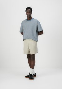 Thumbnail Image 2
