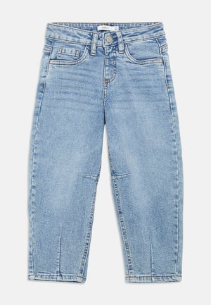 Světle modré džíny z denimu s vysokým pasem, rovnými nohavicemi, pěti kapsami a zipovým zapínáním. Poškozené detaily na kolenou.