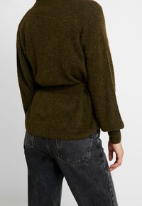 ICHI Strickjacke - khaki