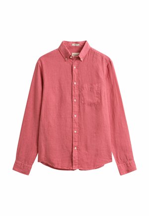 Camisa rosa de manga larga con botones, cuello abotonado y un único bolsillo en el pecho, mostrada sobre un fondo blanco.