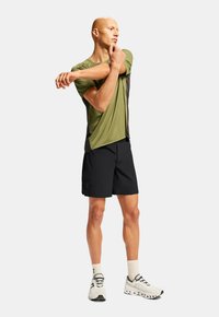 On LIGHTWEIGHT - Sportiniai šortai - black