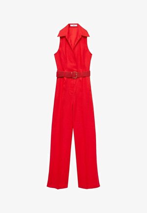 Roter ärmelloser Jumpsuit mit Kragen, weitem Bein und strukturiertem Gürtel. Hergestellt aus einem leichten Material und mit einem minimalistischen Design.