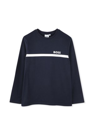 Marineblauwe longsleeve met een witte horizontale streep over de borst en een "BOSS"-logo aan de linkerkant boven de streep.