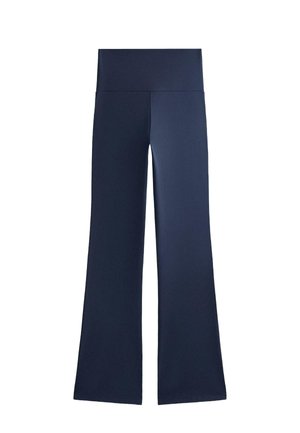 Marineblauwe flared broek gemaakt van een gladde, rekbare stof met een brede tailleband en zonder zichtbare patronen of hardwaredetails.