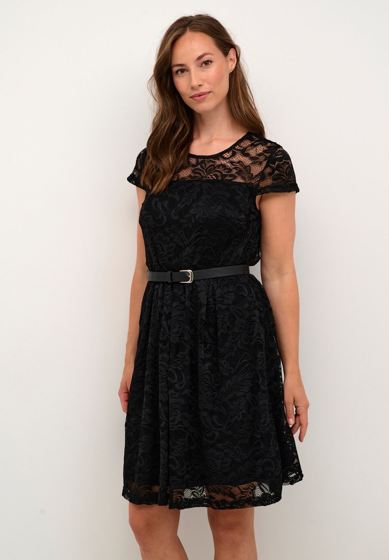 Je robe dentelle noire et doublure beige ,mango taille s - Vêtements