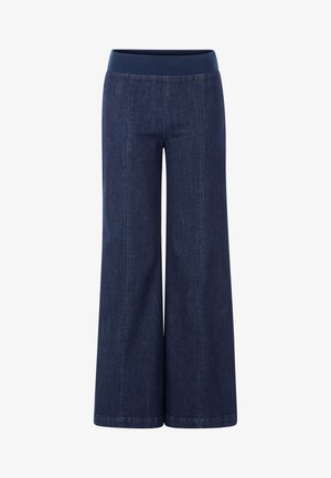 Široke traperice u tamnoplavoj boji, s mekanim elastičnim pojasom, vertikalnim šavovima i glatkom teksturom po cijelom izgledu.