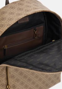 Guess CERTOSA SAFFIANO  - Dnevni ruksak - beige brown