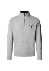 Suéter de punto gris con cuello alto y media cremallera. Cuenta con un logotipo negro bordado y puños y dobladillo acanalados. Textura suave.