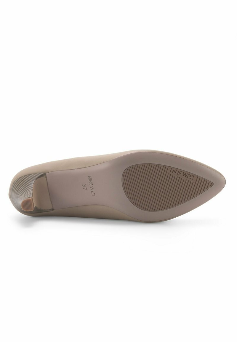 nensi nude Nine West TRADITIONAL COMFORT NENSI - Classic heels - nude - Zalando.ie
