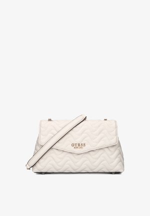 Sac à main blanc matelassé avec quincaillerie dorée, doté d'une fermeture à rabat et d'une bandoulière amovible. La surface présente un motif de vagues.