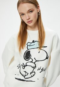 Koton SNOOPY LICENSED - Sudadera - white