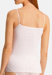 Hanro Undershirt - honeydew