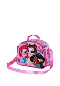 Sac en tissu rose de forme arrondie avec des princesses Disney Ariel, Belle et Jasmine. Comprend une sangle rose et des motifs floraux.
