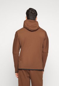 Nike Sportswear M NSW TCH FLC FZ WR - Camisola com fecho - cacao  wow/black
