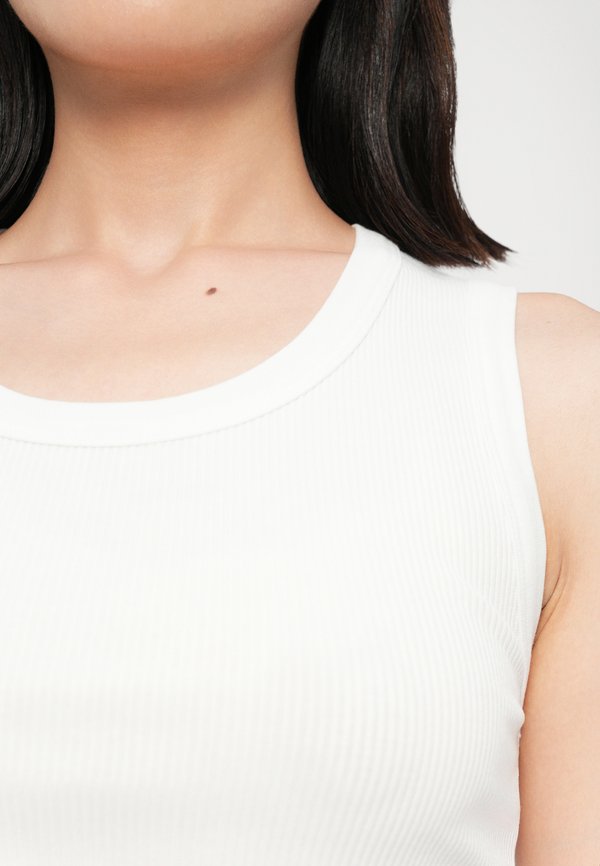 SHRUNKEN POPPY TANK - Top4