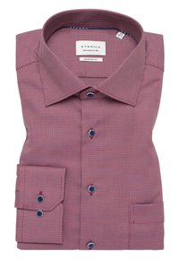 Rood en blauw gemustreerde overhemden, moderne pasvorm, met een spread collar, blauwe knopen en een gefrommelde manchet. Merklabel is zichtbaar.