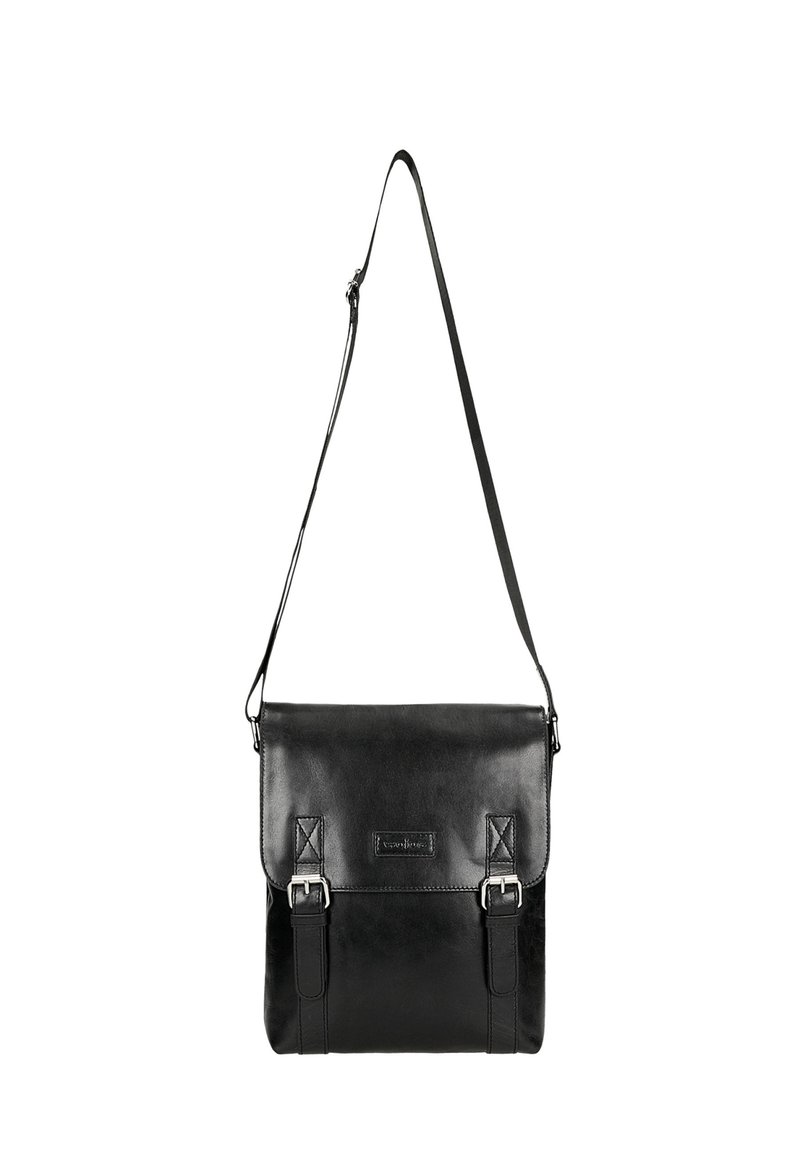 Borsa a tracolla in pelle nera con chiusura a pattina, tracolla regolabile e due elementi di chiusura in metallo sul fronte. Texture liscia, forma rettangolare.