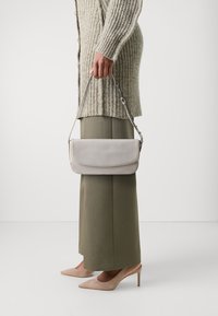 Vagabond - DEIA - Käekott - off white Väikepilt 1