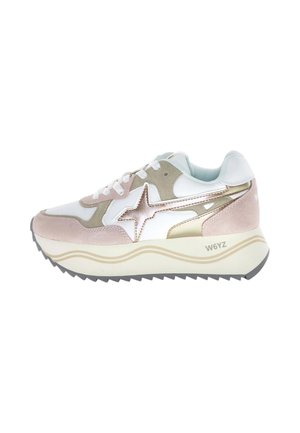 Sneakers platform bianche e beige con dettaglio a stella metallica, suola spessa con design a onde e marchio W6YZ sul lato.