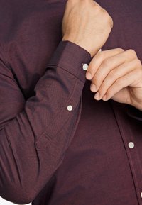 Lindbergh OXFORD SUPERFLEX - Hemd - deep red mix