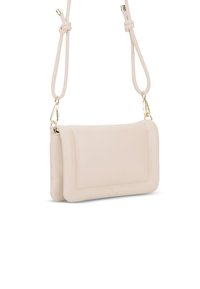 Borsa a tracolla in pelle beige con hardware dorato, caratterizzata da un design minimalista, una superficie liscia e una chiusura a pattina.