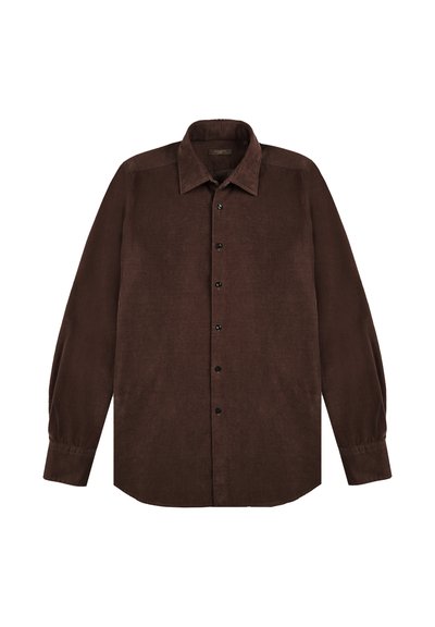 Donkerbruine corduroy shirt met lange mouwen, knoopsluiting aan de voorkant en klassieke kraag, plat gelegd op een witte achtergrond.