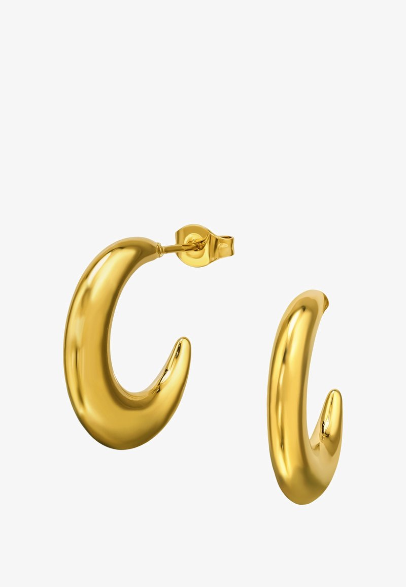 Boucles d'oreilles en or avec un design lisse et incurvé. Chaque boucle d'oreille est dotée d'un système de fermeture à tige pour un port sécurisé. Fini poli et réfléchissant.
