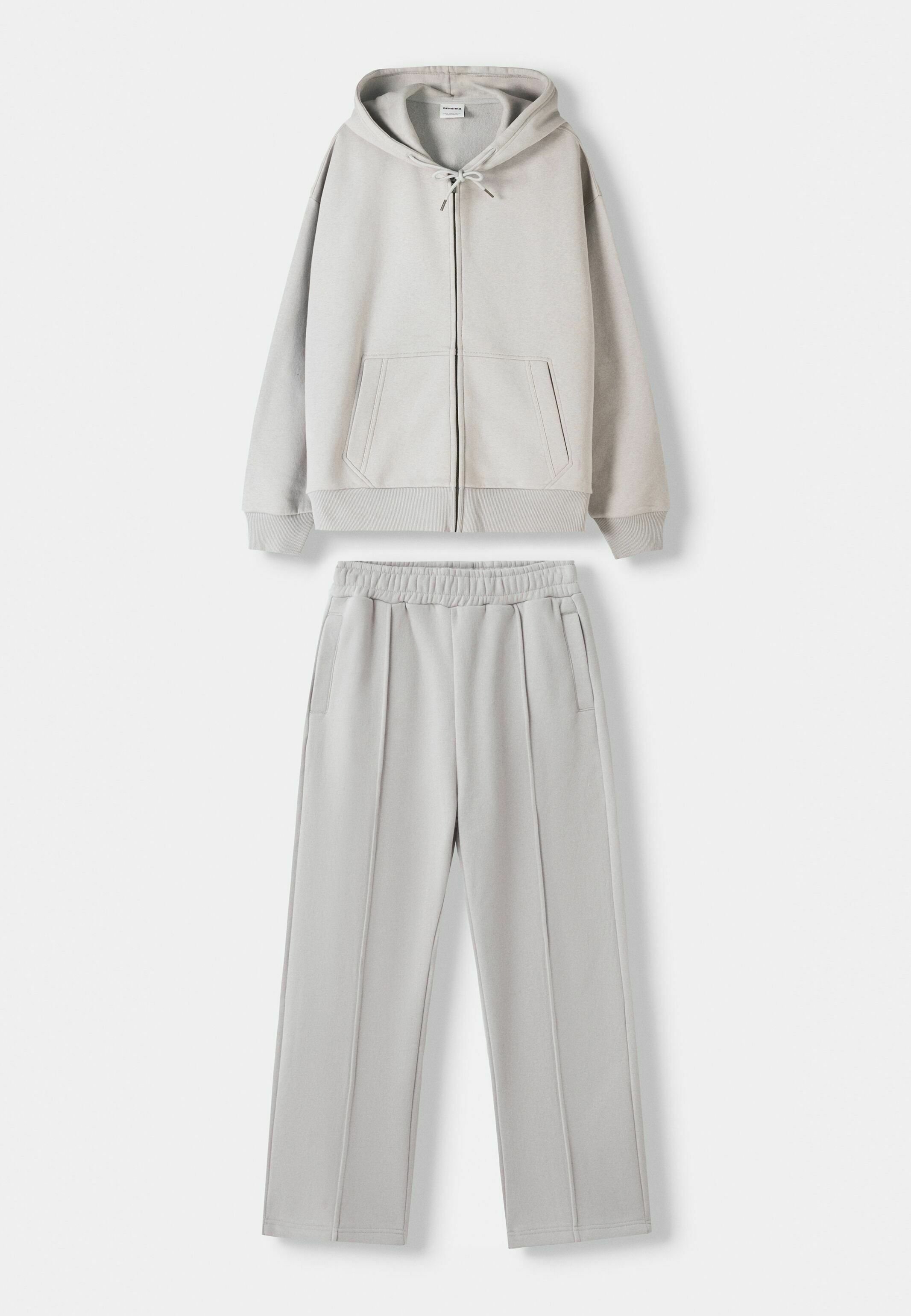 1520‪✕‬230 Bershka – Sneaker in Schwarz mit XL-Plateausohle | ASOS