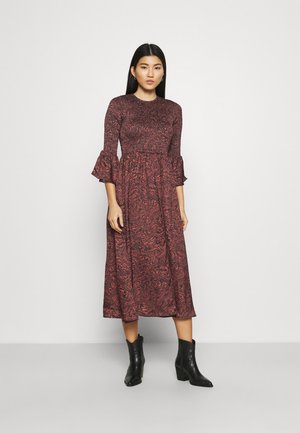 SMOCKED DRESS - Day dress - mahogany