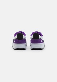 Lacoste Sportcipő - white/dark purple