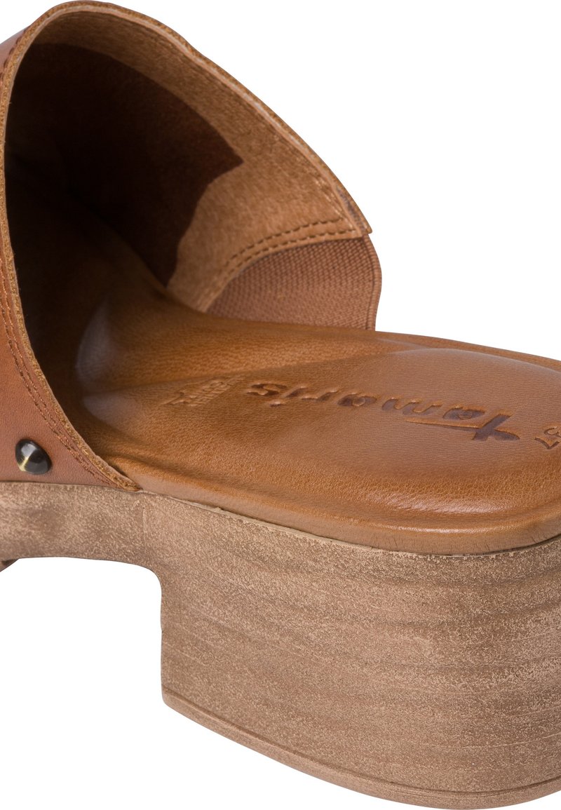 Damen Flache Pantoletten | Tamaris Clogs cognac leather/braun - PW63370 Damen Flache Pantoletten | Tamaris Clogs cognac leather/braun - PW63370