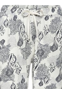 Weiße Jogginghose mit einem Muster aus blauem Korallen und Muscheln, elastischem Bund und Kordelzug für eine verstellbare Passform.