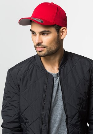 COMBED - Cap - red