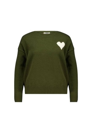 Pull en tricot vert avec un col rond, des épaules tombantes, un ourlet côtelé et un motif de cœur blanc sur la poitrine gauche.