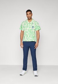 Nike Performance BRASIL BOWLING BUTTON UP - Vapaa-ajan kauluspaita - alabaster/light green spark/deep royal blue