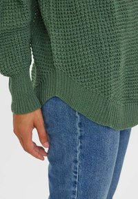 Vero Moda Strickpullover - mottled green