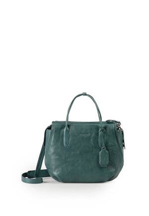 Türkisfarbene Ledertasche mit zwei oberen Griffen, einem abnehmbaren Schulterriemen und einem kleinen passenden Anhänger auf der Vorderseite.