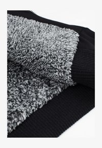 Nem kiválasztott, black