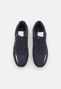 Tommy Hilfiger CORP WEBBING RUNNER - Tenisice - space blue
