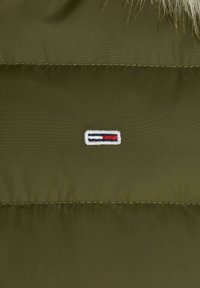 Tommy Jeans BASIC HOODED JACKET - Winter jacket - drab olive green