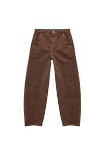 Bruine, high-waisted jeans met een relaxte pasvorm, heeft twee voorzakken, een knoopsluiting en zichtbare stiksels langs de zijkanten.
