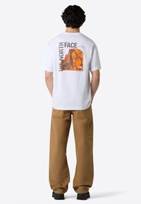 The North Face HALF DOME PHOTO  - Print T-shirt - tnf white anthracite gr