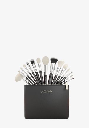 THE ARTISTS BRUSH SET - Zestaw pędzli do makijażu