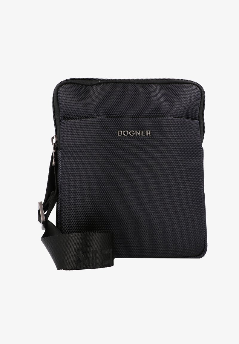 Borsa a tracolla nera con texture, dotata di una tasca con zip frontale, caratterizzata da un logo e una tracolla resistente. Realizzata in materiale durevole per un uso pratico.